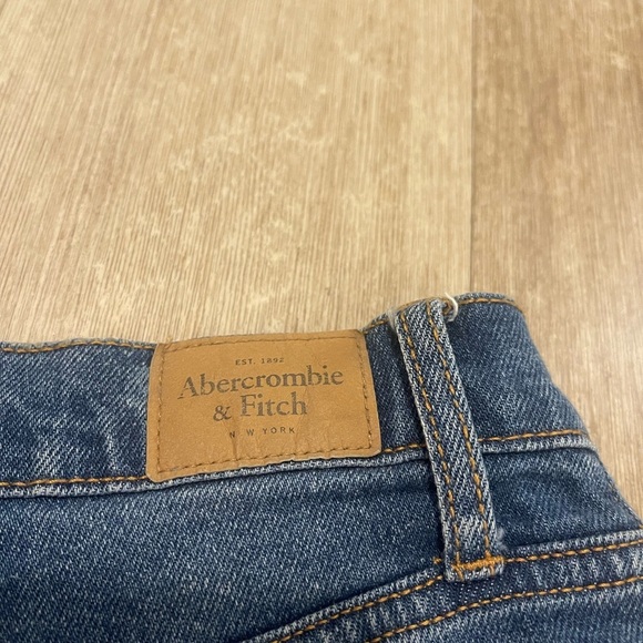 NWOT Abercrombie Distressed Blue Denim Shorts - Picture 6 of 6
